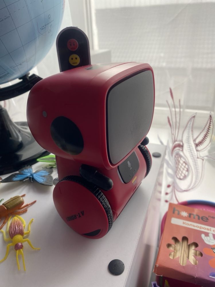 Інтерактивний робот AT-Robot червоний