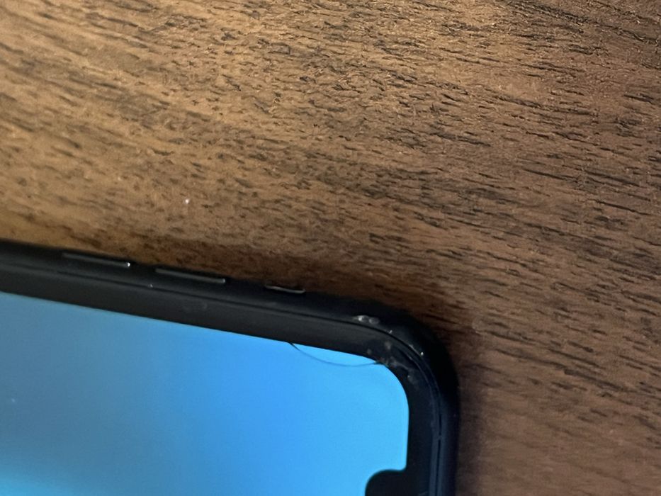 Продам IPhone Xr 64.