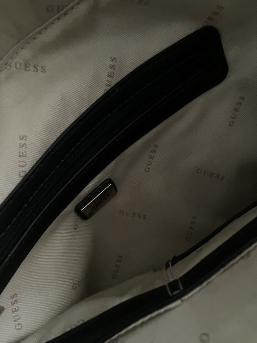 Torebka guess z lancuchami