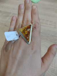 Nowy pierścionek srebro bursztyn