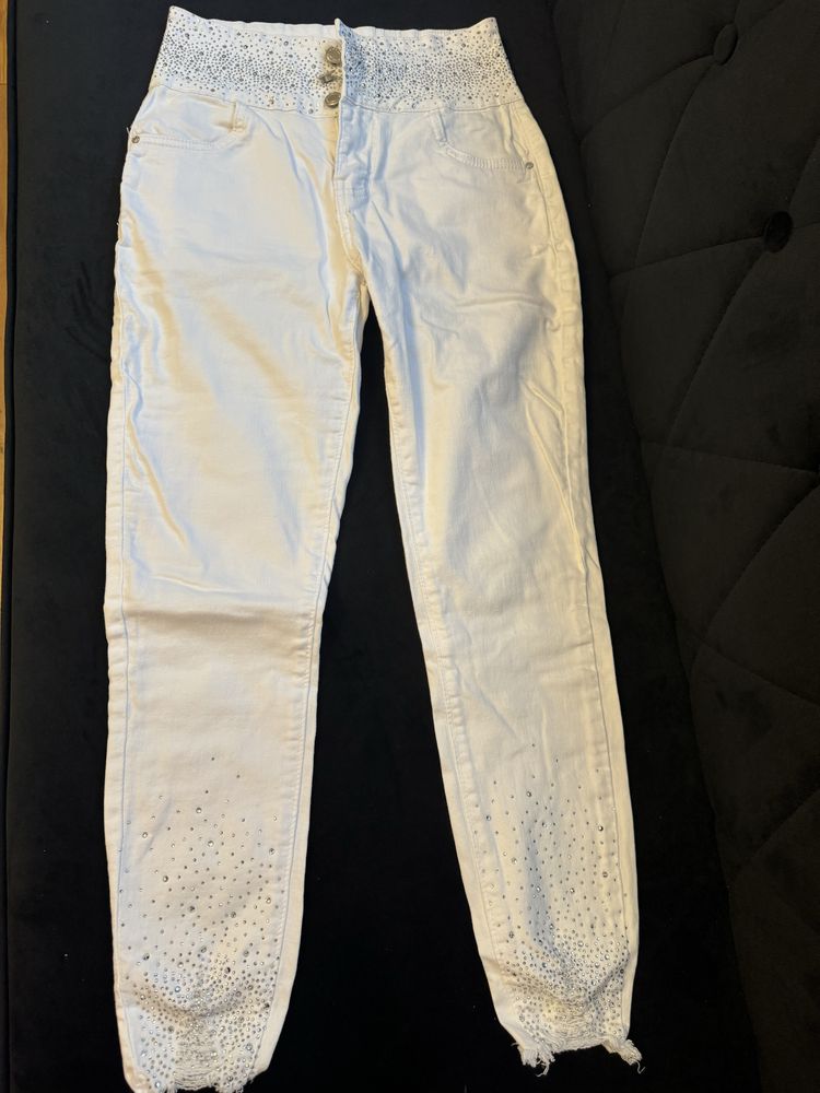 Biale rurki dzinsy jeansy cekiny nowe bez metki m sara