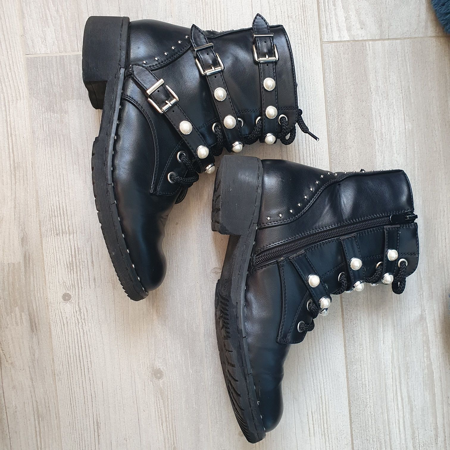 Чорні весняні черевики ботінки на шнурках з перлинами 38р