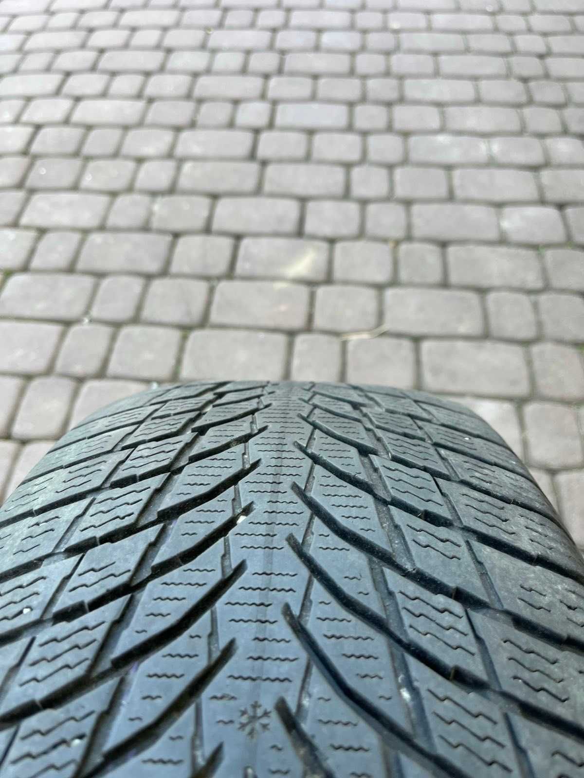 Opony Nokian WR Snowproof P  215/55/17 98V