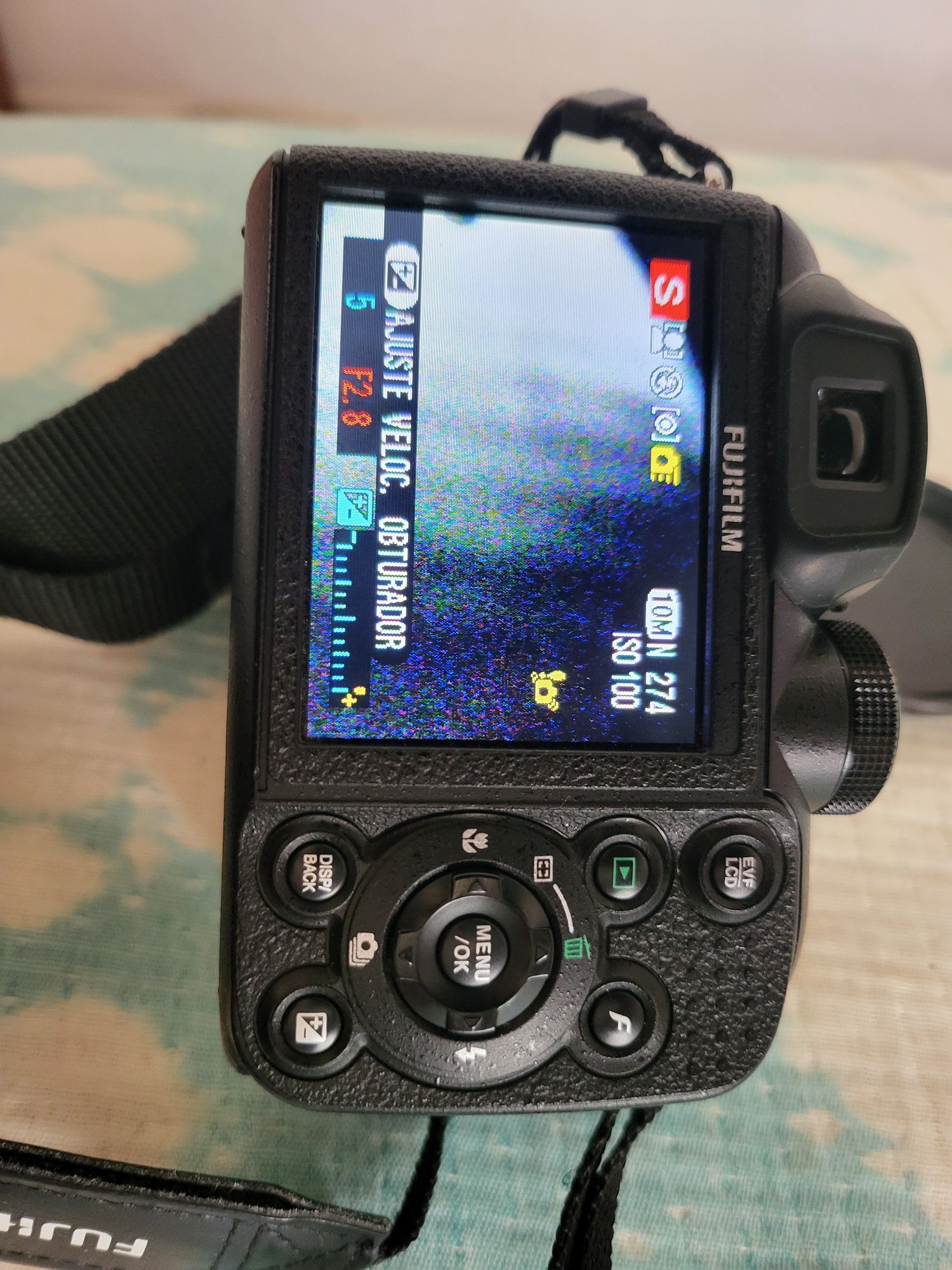 Máquina fotográfica FUJIFILM FINEPIX S1500+ bolsa de protecção Beje