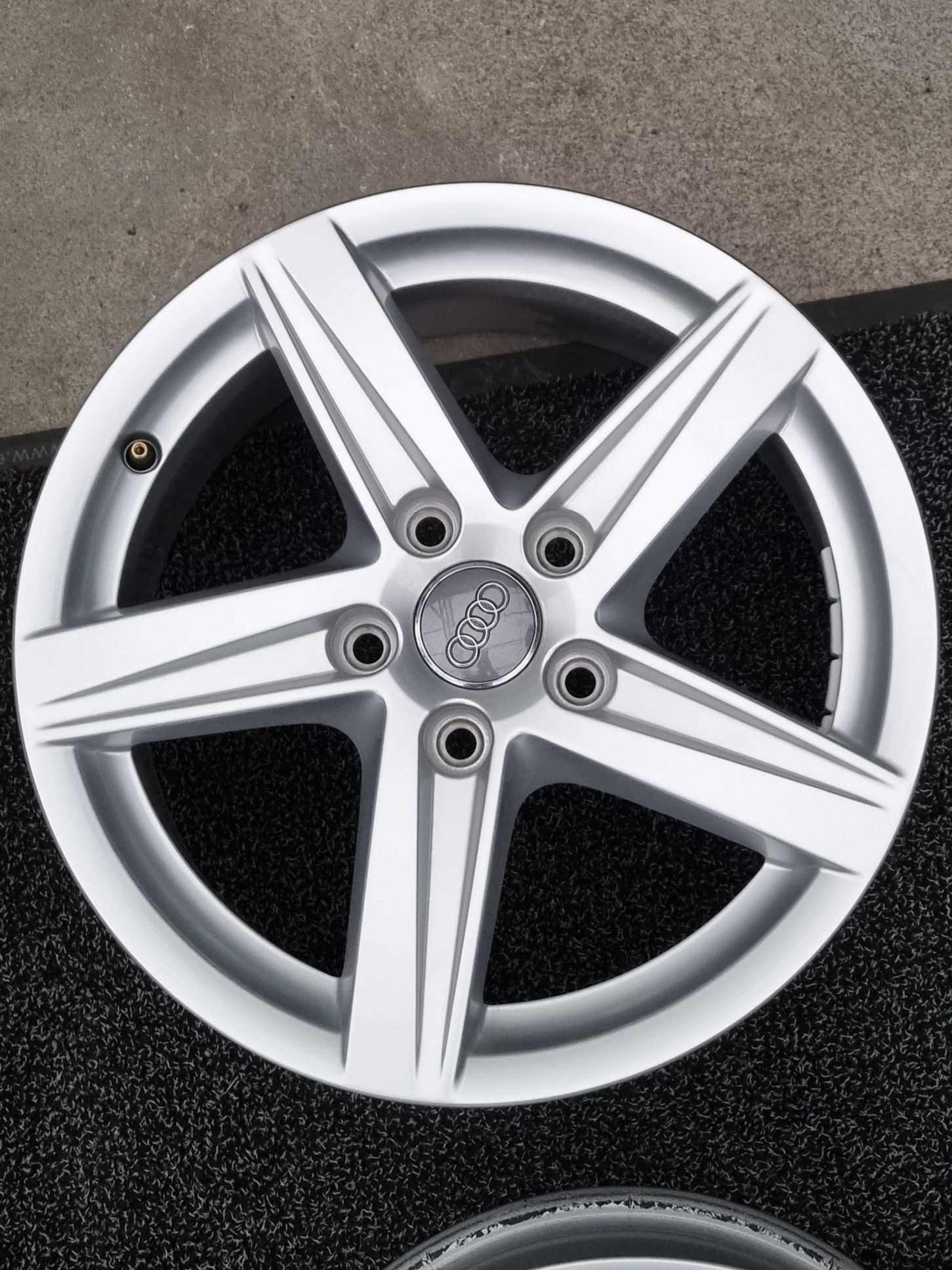 Felgi Alu 16" Audi A3 8V 8P 8Y Q2 5x112 SuperStan Oryginalne