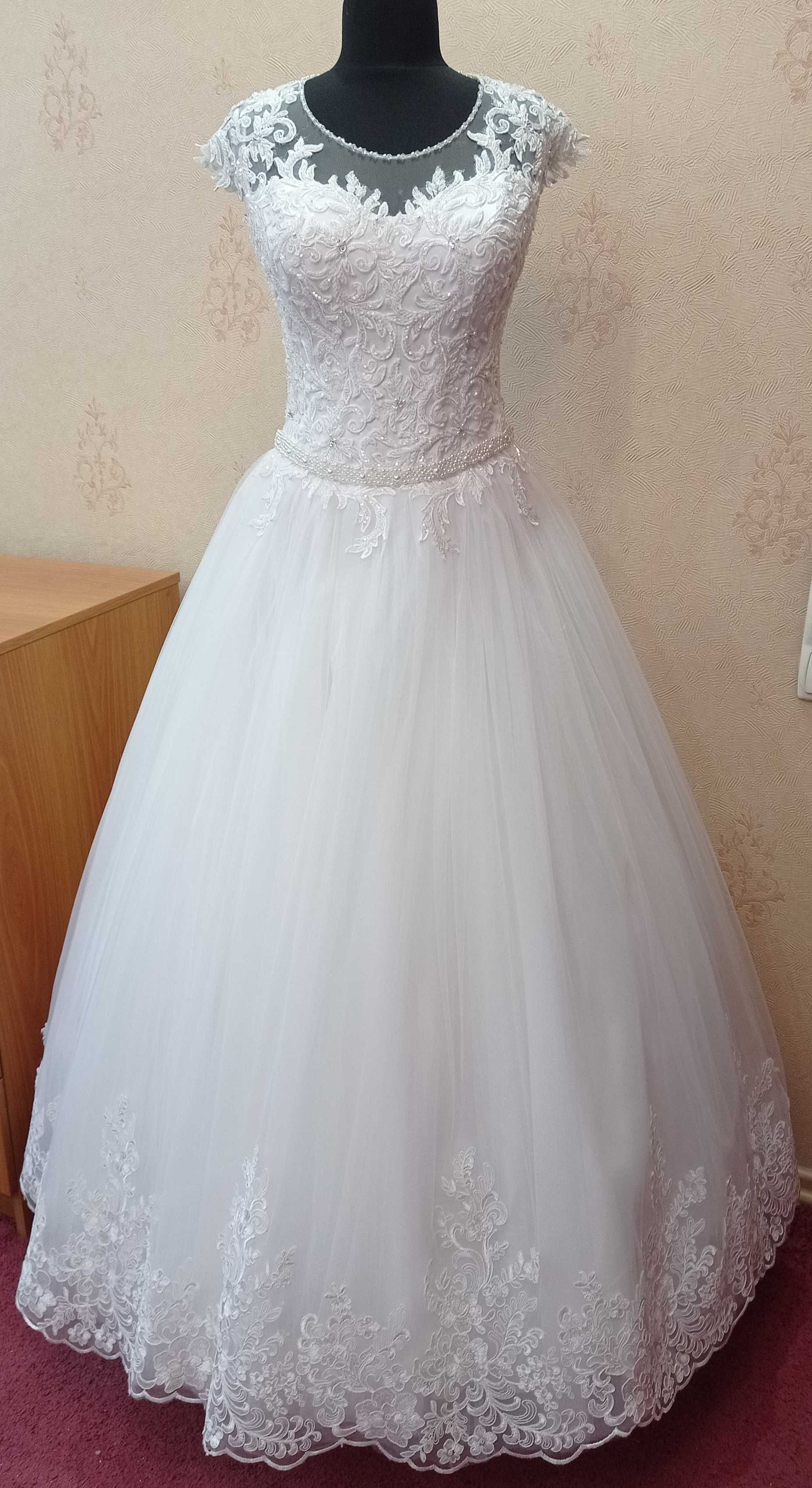 Прокат оренда продаж весільних суконь свадебных платьев