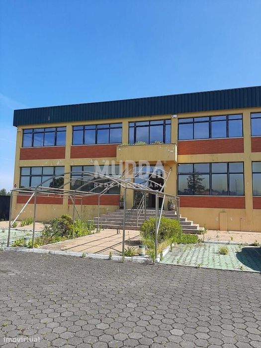 Armazém/Instalação Industrial para arrendamento