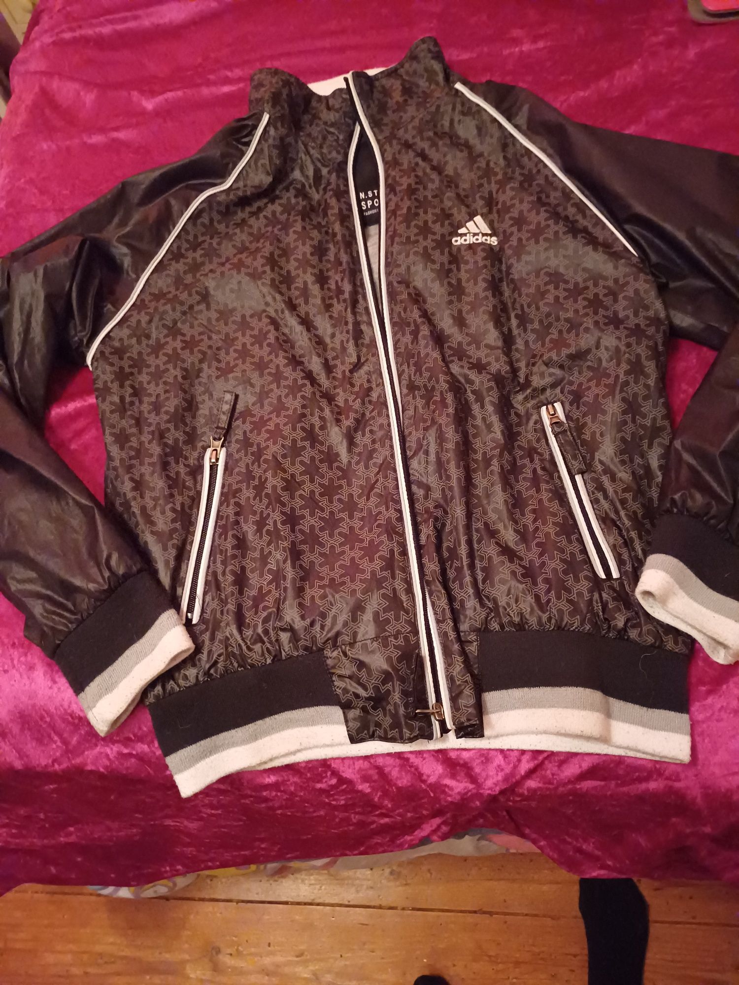 Vende se Blusão  Adidas
