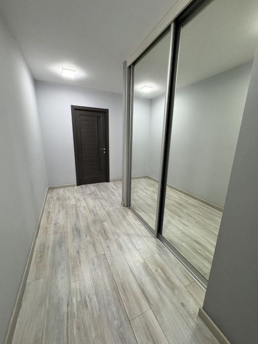 Оренда 3 км квартири з гардеробною Новобудова р-н Бам