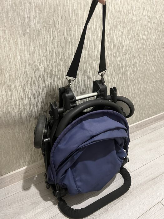 Прогулянкова коляска