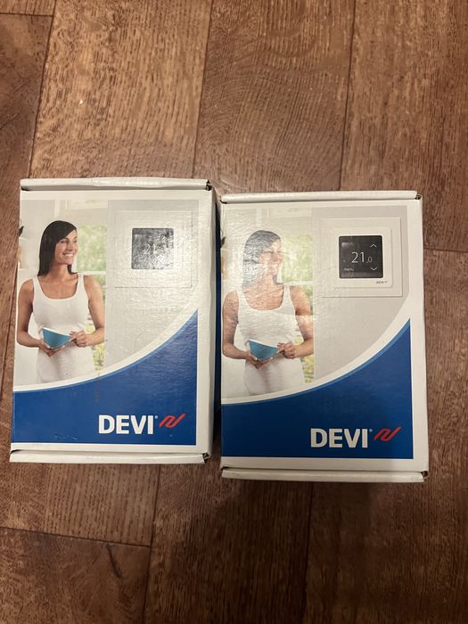 Терморегулятор DEVIreg Touch Black 140F1069 Devi і White 140F1064 Devi