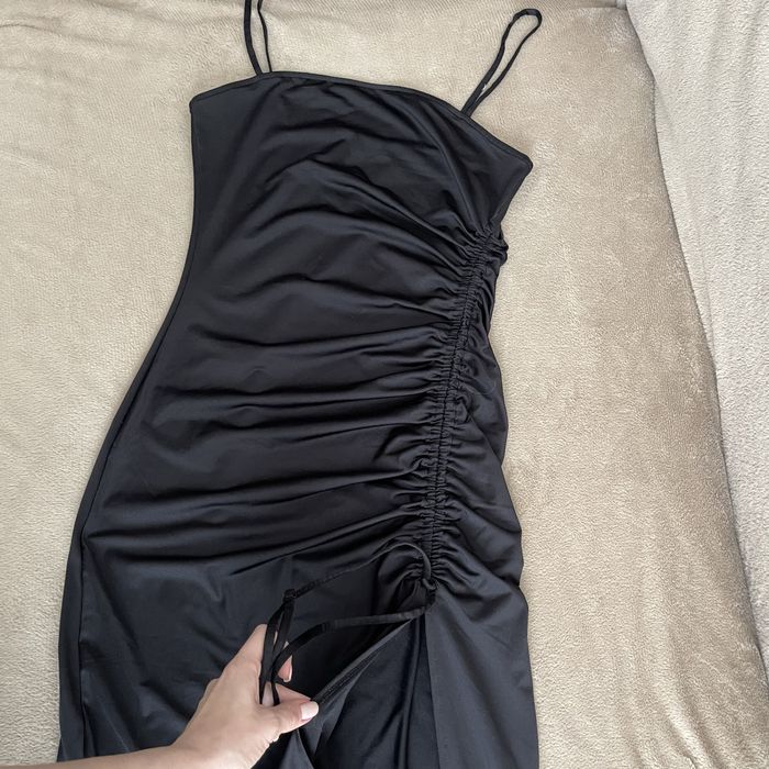 Стильна сукня від H&M