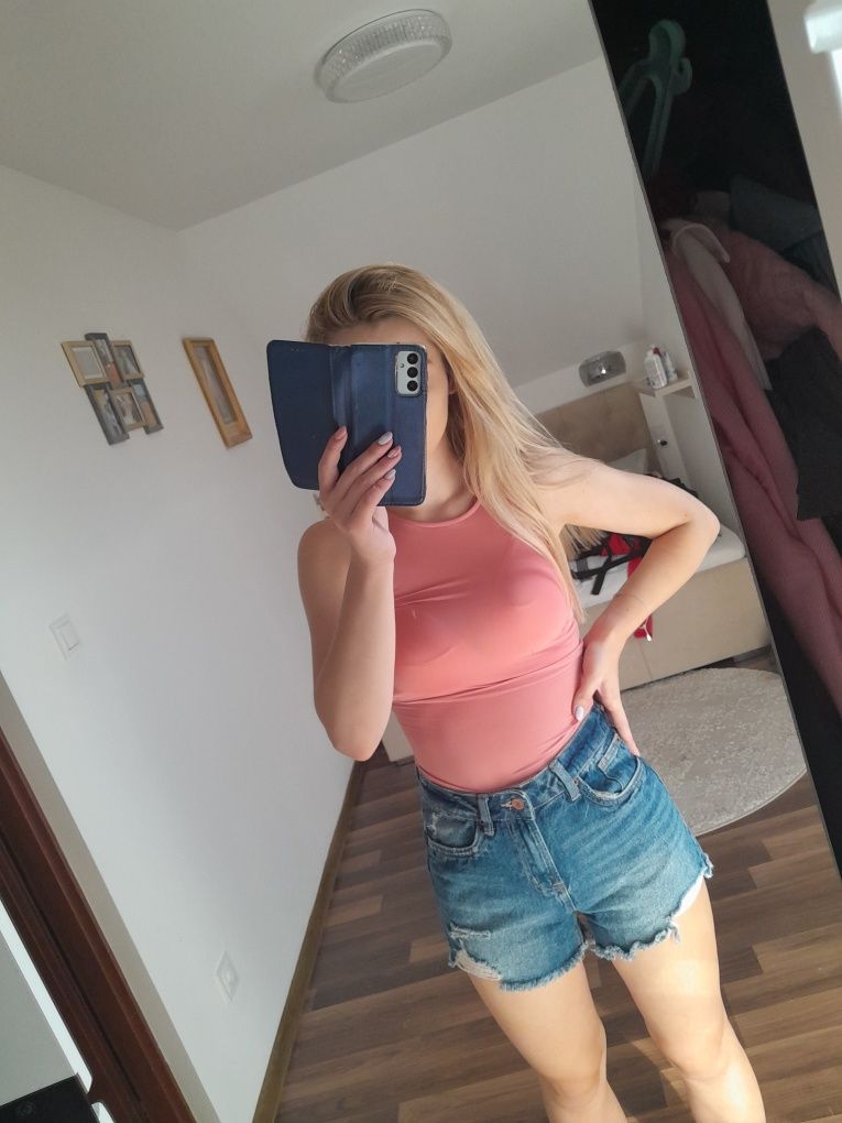 Body bluzka podkoszulek  s xs sexy podkreślające nowe