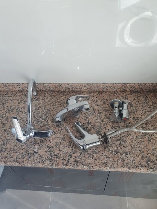 Conjunto torneiras usadas