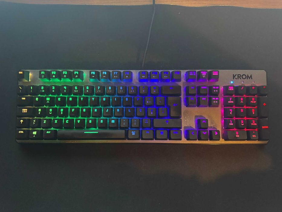 Teclado Krom Kernel - Mecânico, com Caixa