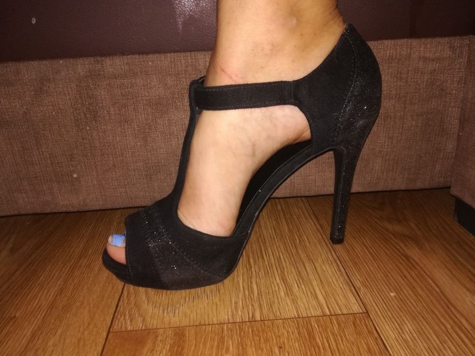 Buty szpilki wesele roz 38 NOWE