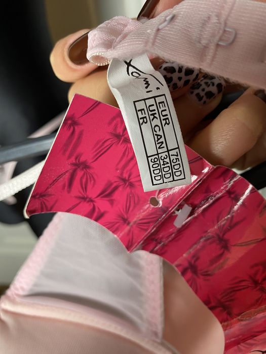 Nowy komplet bielizny damskiej pudrowy róż biustonosz z cekinami 75D