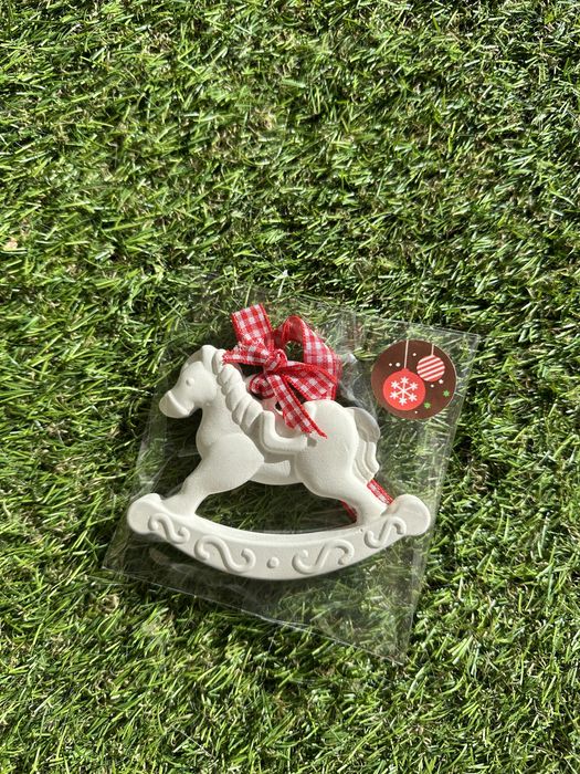 Várias peças em gesso perfumado