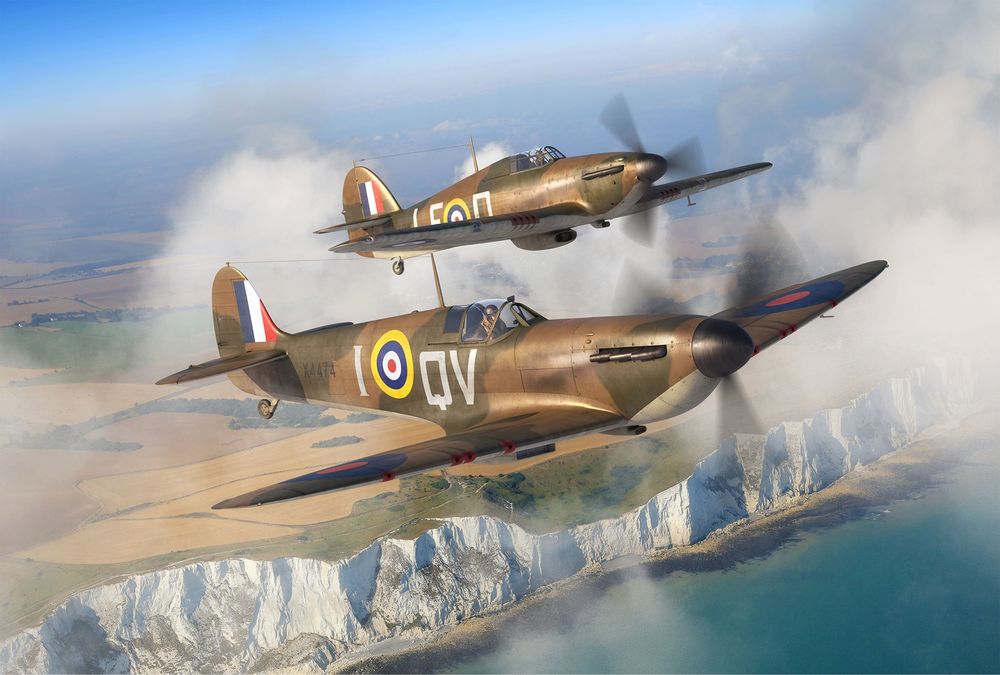 SAMOLOT 1/144 Revell 03771 dwa modele SUPERMARINE SPITFIRE M.IA&