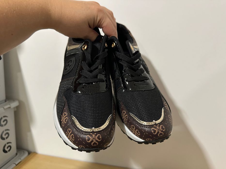 Sapatilhas Preto / Castanho / Dourado Novas 39