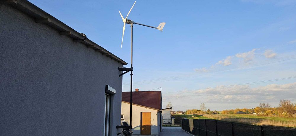 Maszt Przyścienny do Turbiny Wiatrowej Ista Breeze, 700W, 1KW, 2KW