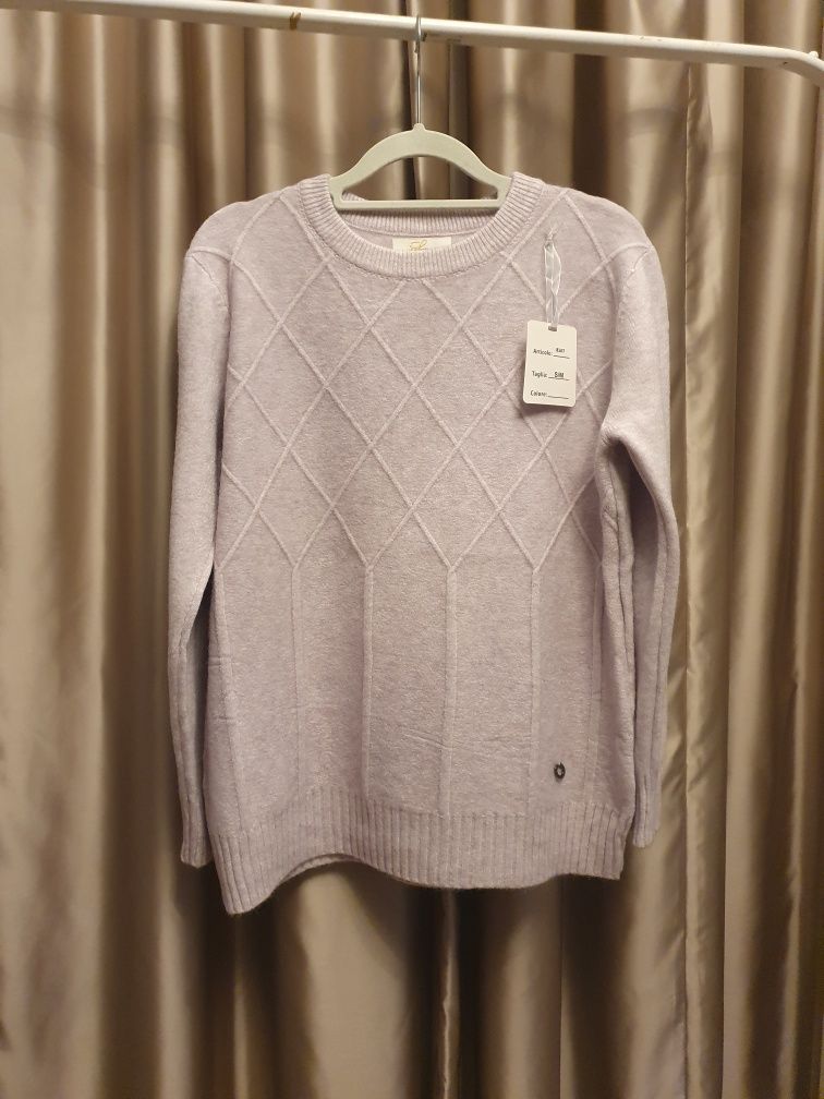 Jasnofioletowy sweter