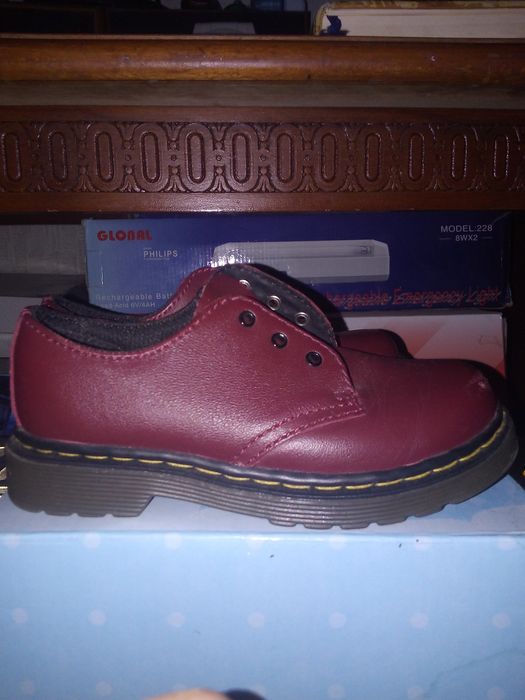 Детские кожаные туфли.