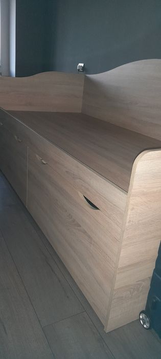 Ліжко односпальне.