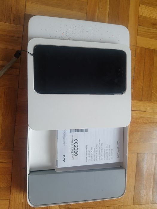 Telefon HTC Desire 825