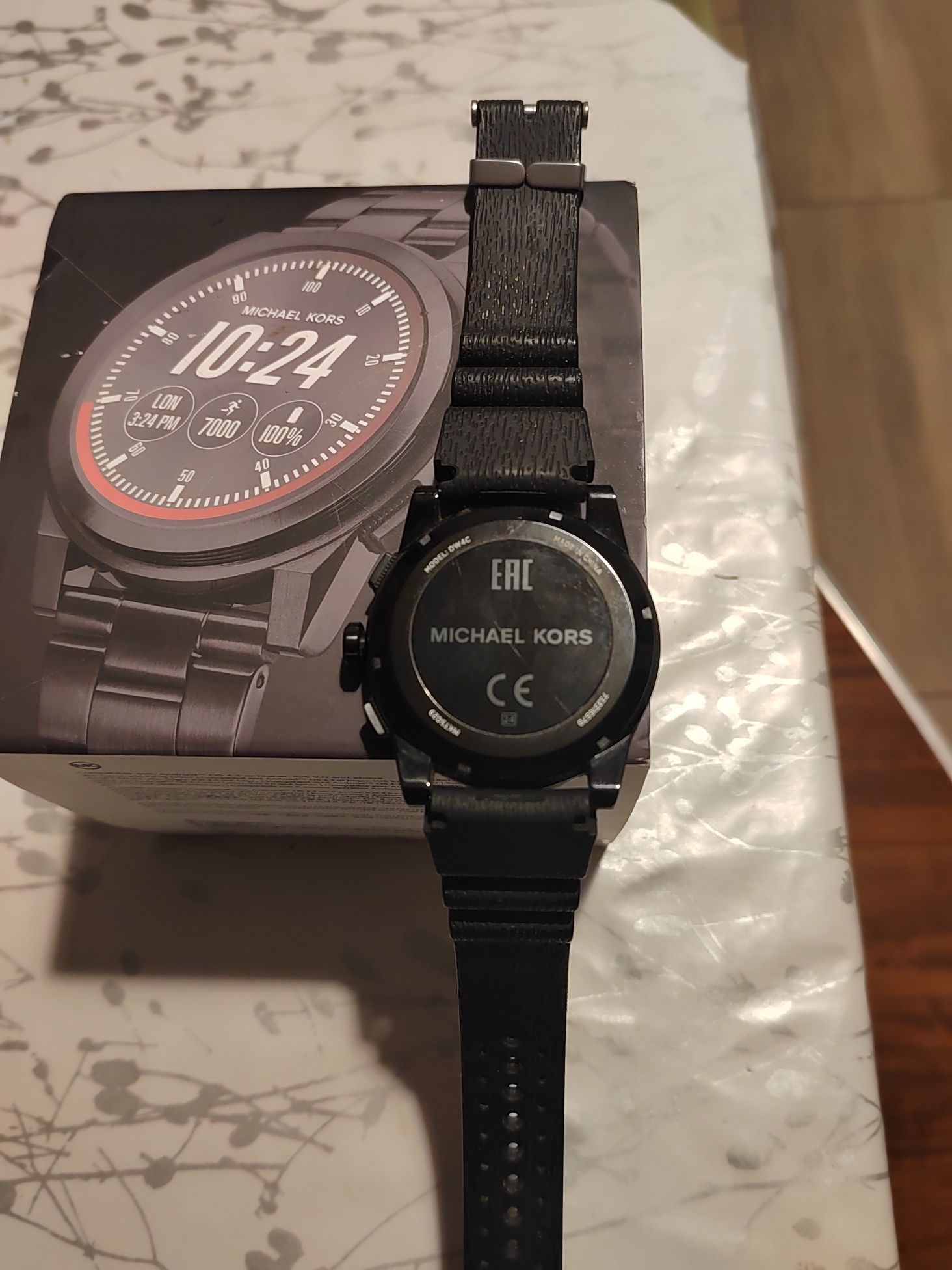 Smartwatch Michael Kors 5029 + ładowarka