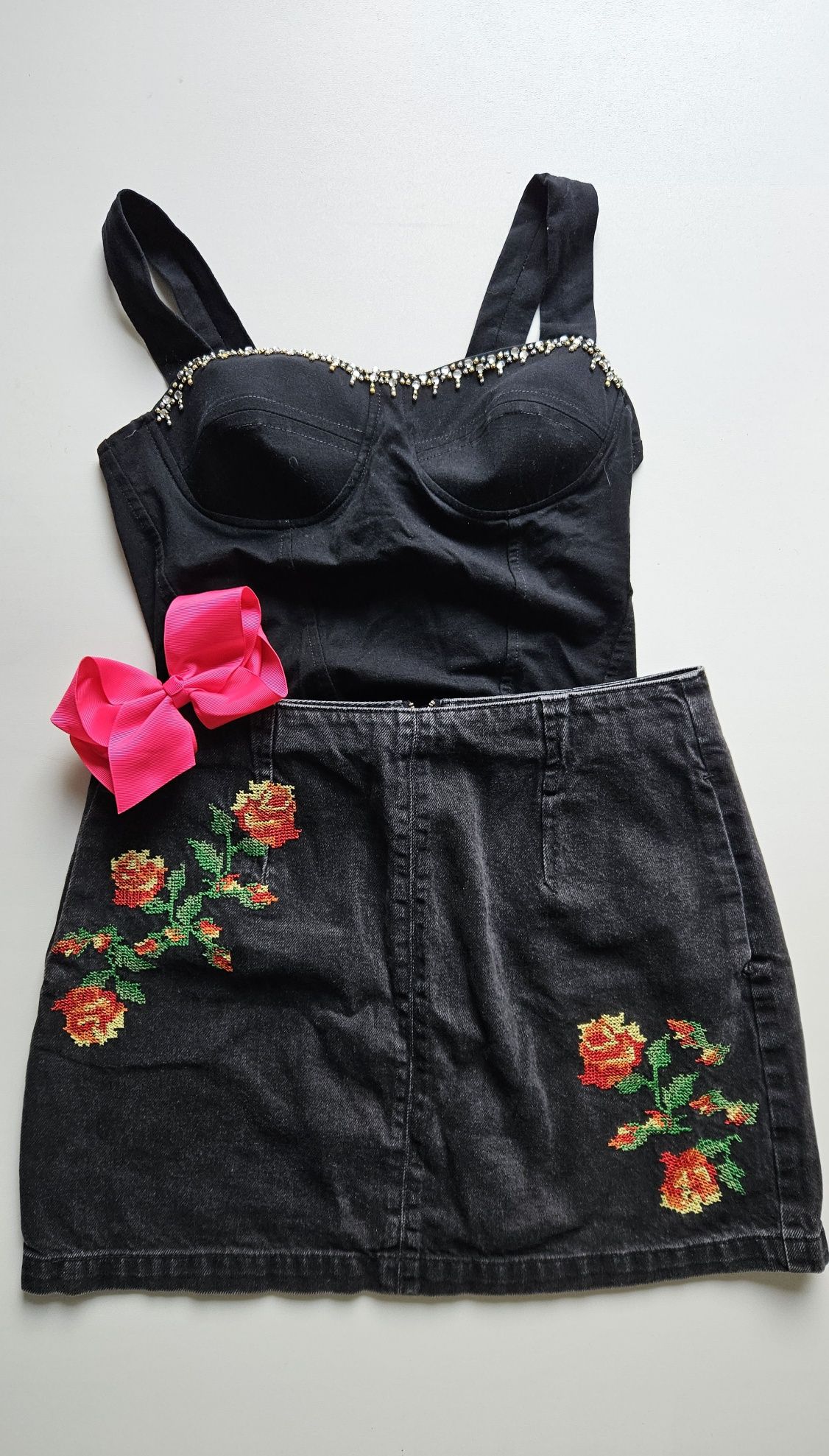 Czarna Damska spodnica 40 l z kwiatami jeansowa
