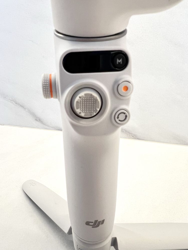 Gimbal DJI osmo mobile 6 (Platinum Gray)