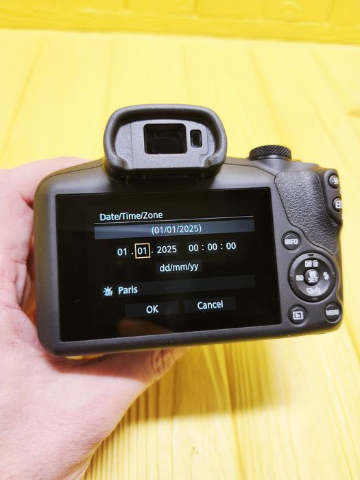 Фотоапарат CANON EOS R100 + RF-S 18-45 IS STM Black