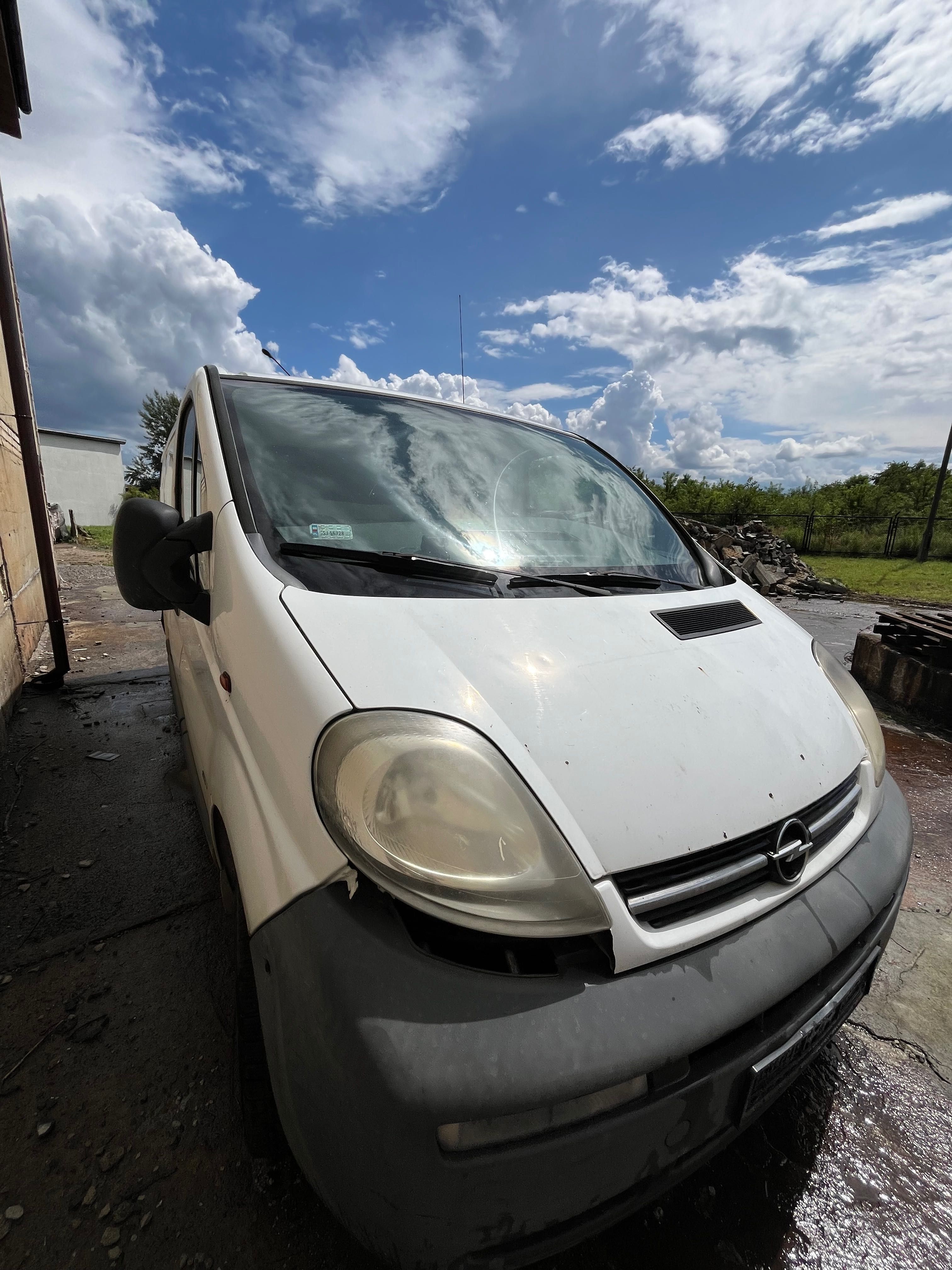 Opel Vivaro I 1.9 DTI na części karoseria silnik lampy zderzak