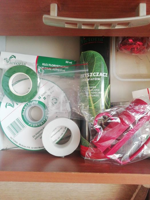 Zestaw do układania wiązanek, kompozycji itp.