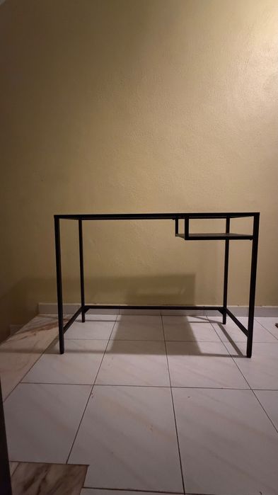 Secretária/Escrivaninha de ferro e vidro