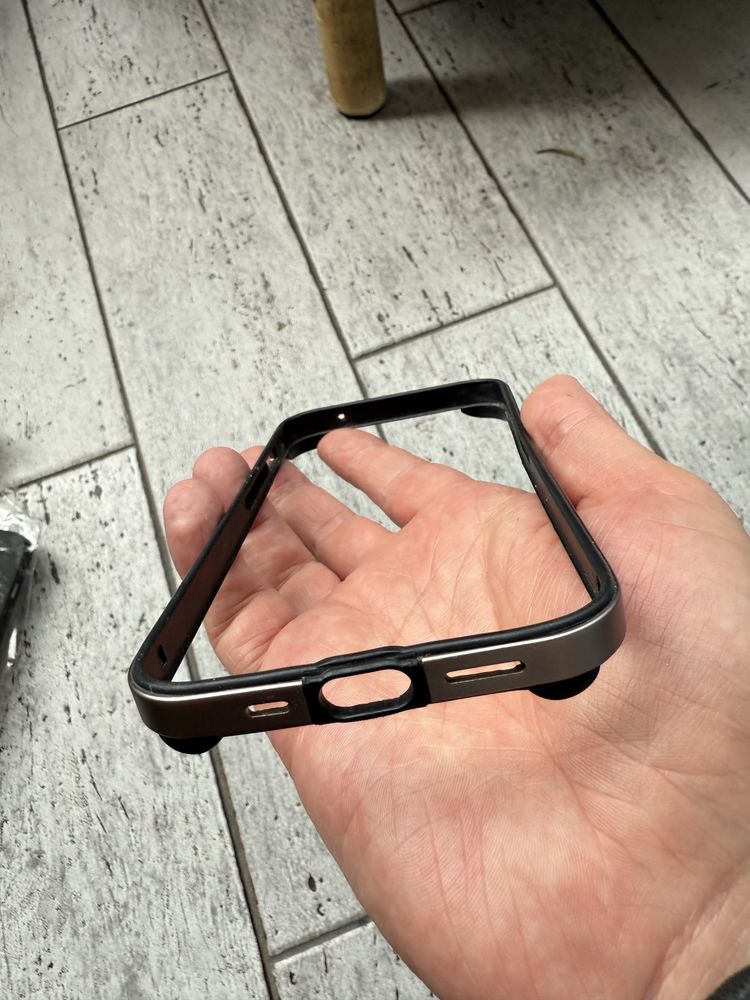 Etui ramka do Iphone 13 pro