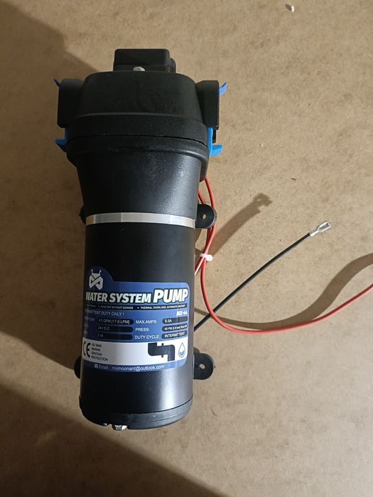 Automatyczna samozasysająca pompa do wody 24V 2.8bar 132W