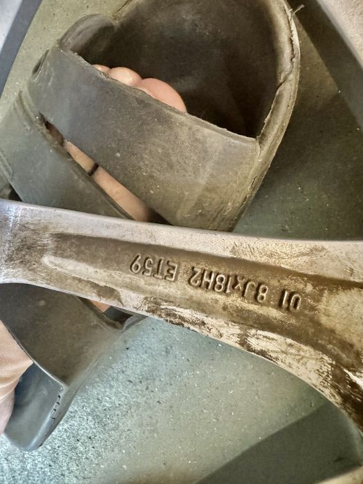 Оригинальные разноширокие диски porsche r18 et53-59  8j-9j 5x130 4шт