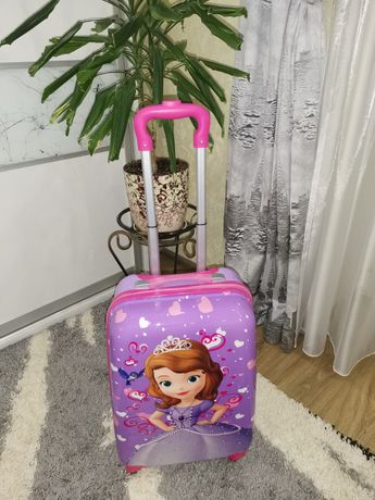 Дитячий чемодан для подорожі