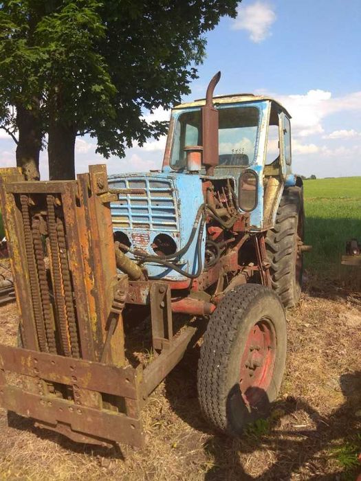 Ciągnik rolniczy Białoruś jumz