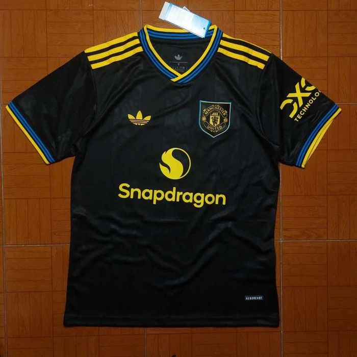 Camisola Secundária Manchester United 2025/26 - Bruno Fernandes #8
