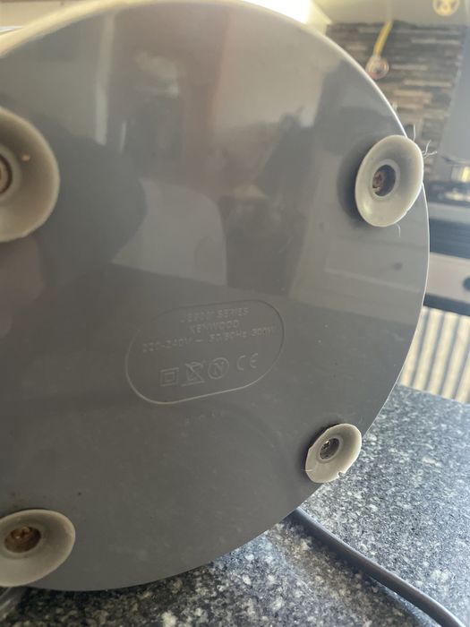 Máquina De Fazer Sumos KENWOOD (JE900)