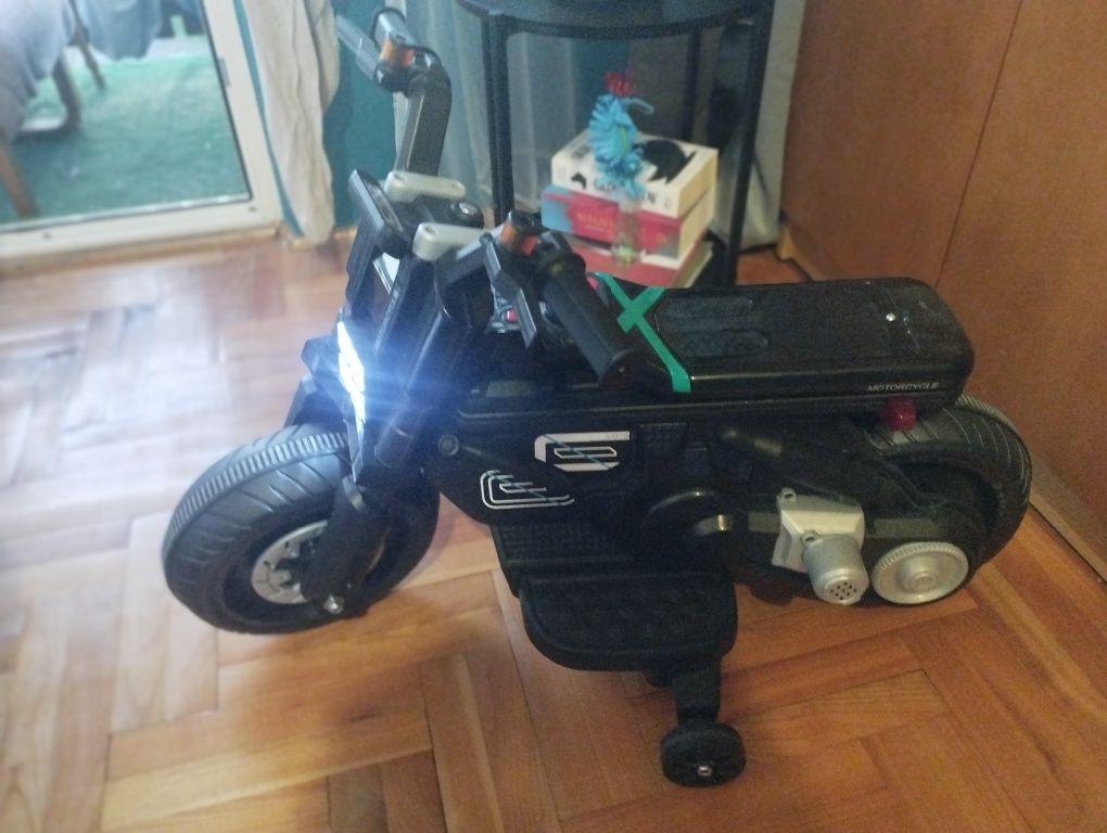 Motorek elektryczny dziecięcy