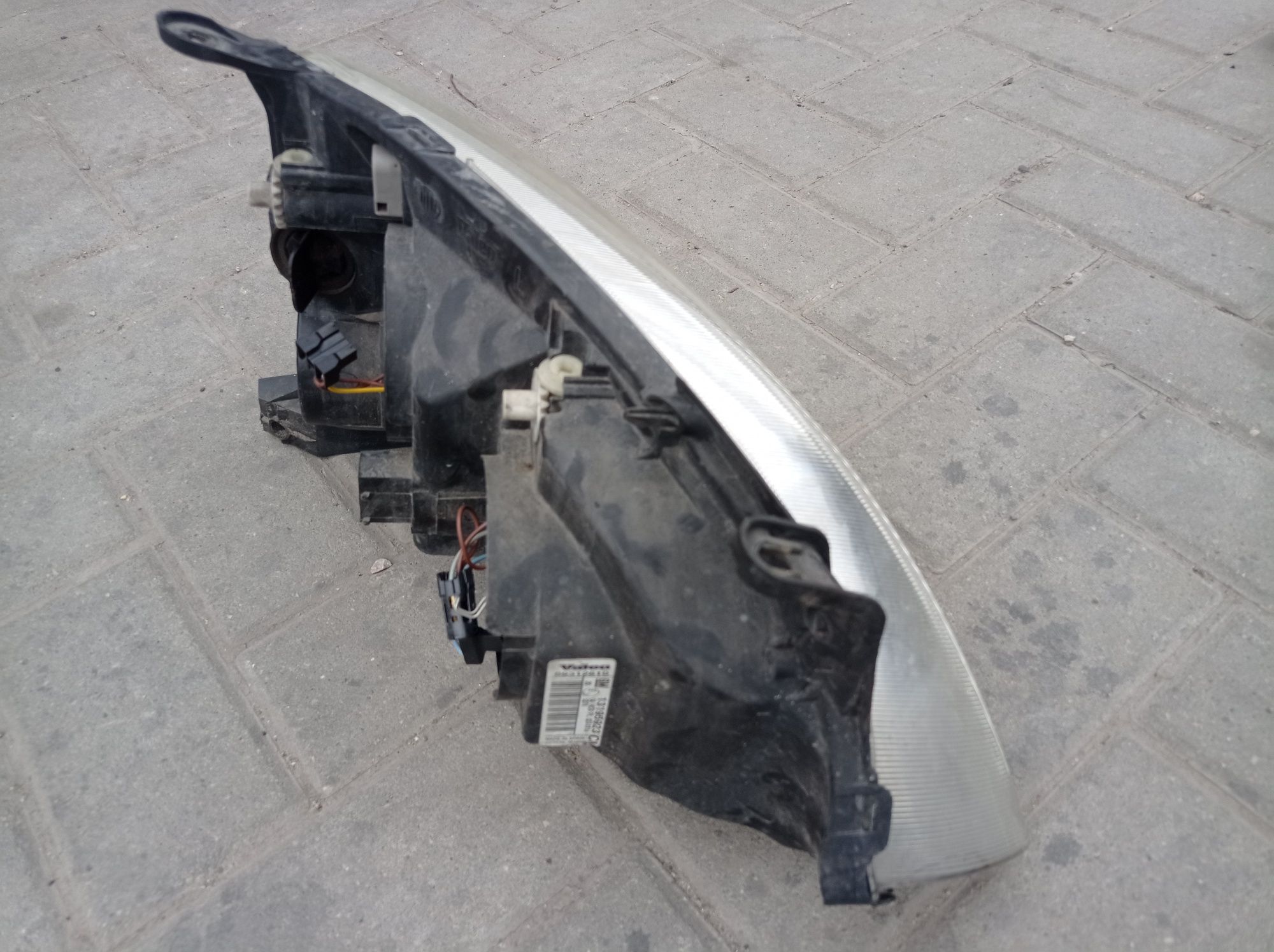 Lampa przód lewa opel corsa c 2005 rok