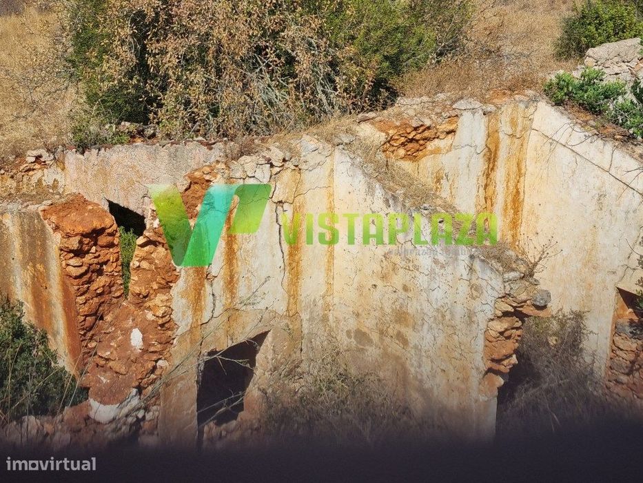 Terreno Misto em Alcantarilha com Ruína e Potencial de Construção