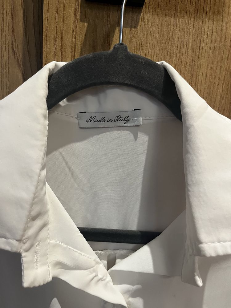 Krótka biała koszula crop top