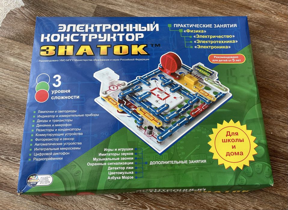 Електронний конструктор Знаток