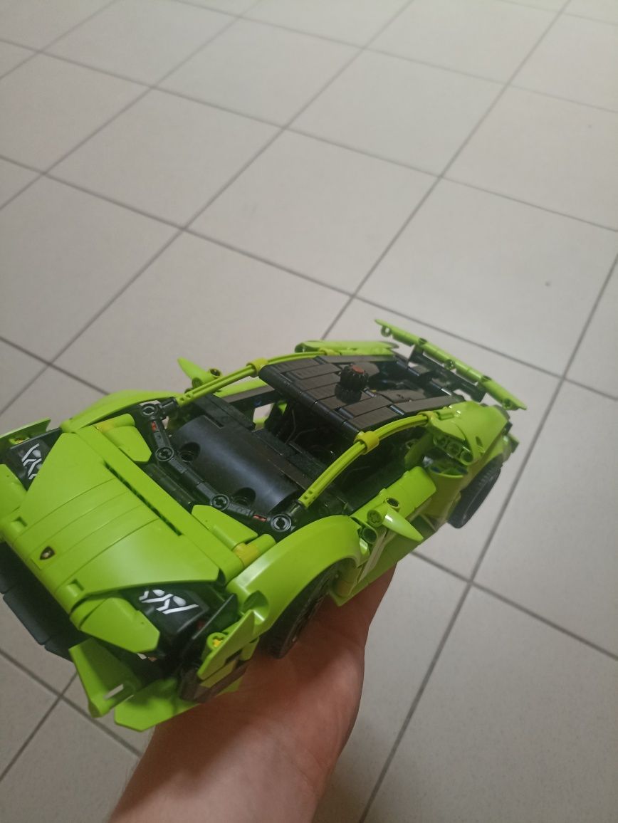 LEGO Technic 42161 Lamborghini Huracan Tecnica