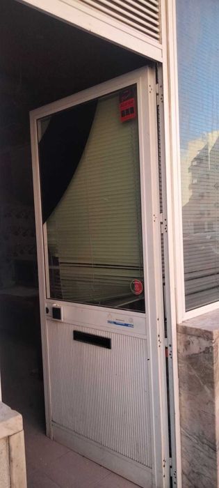 Portas em alumínio com vidros e vidros para montras várias medidas